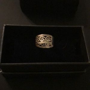 Sterling silver ornate ring band